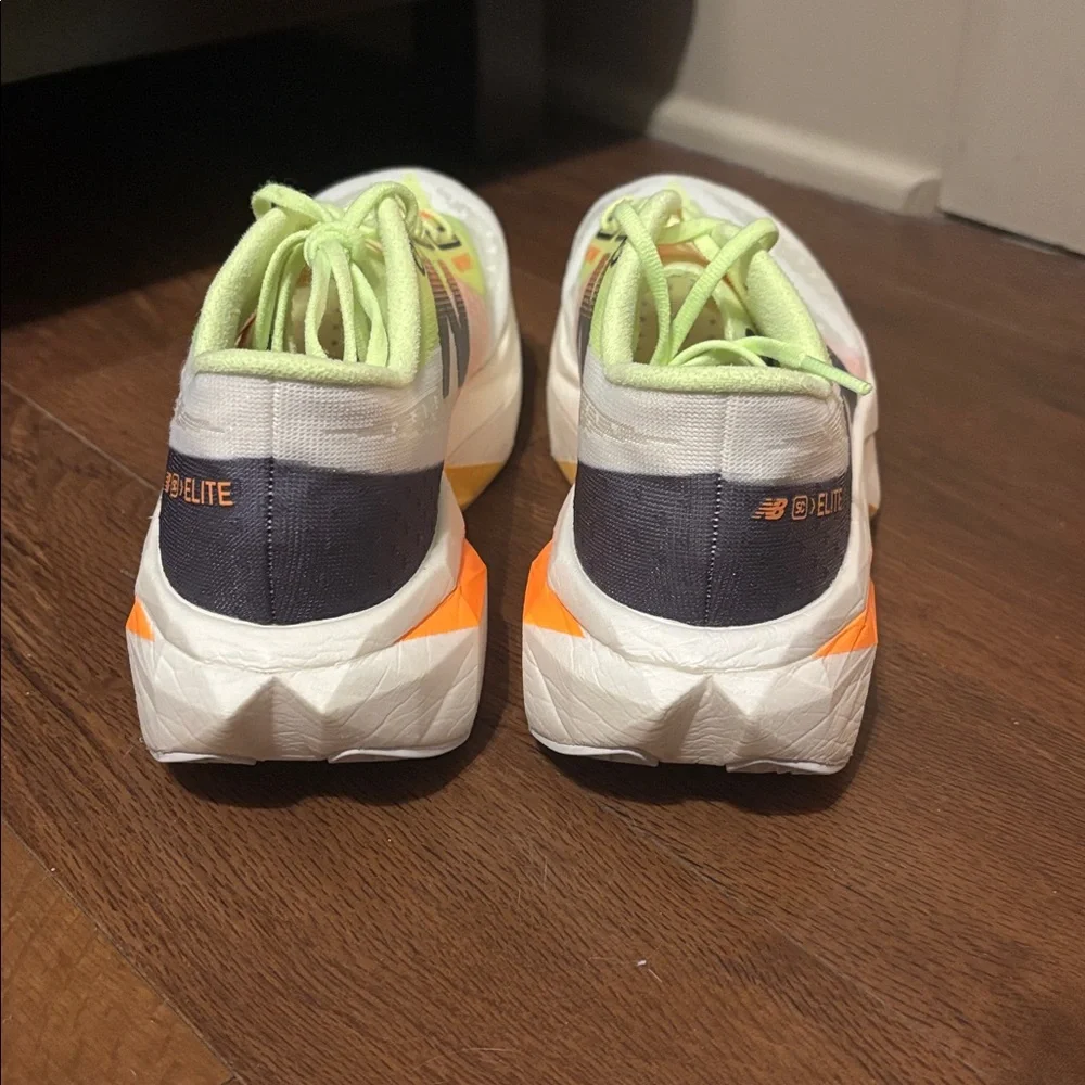 New Balance FuelCell Rebel v4 - Picture 2 of 9